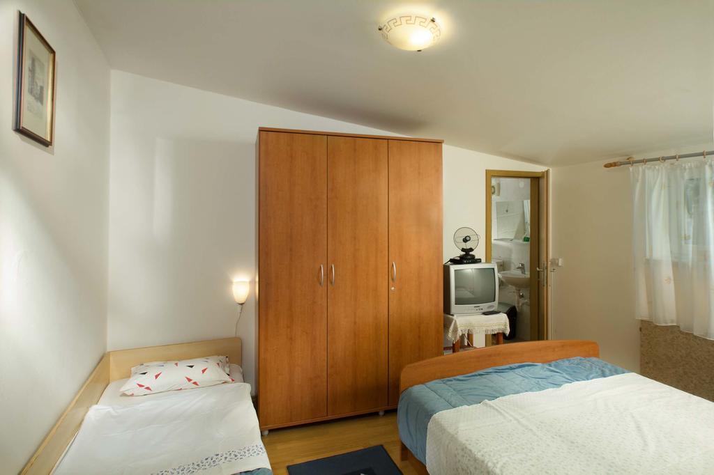 Farm Stay Ferjancic Vipava Eksteriør billede